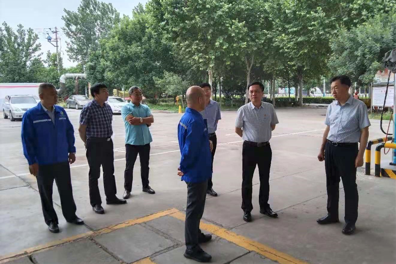 4-21061F9592M34.jpg 4-21061F9592M34.jpg